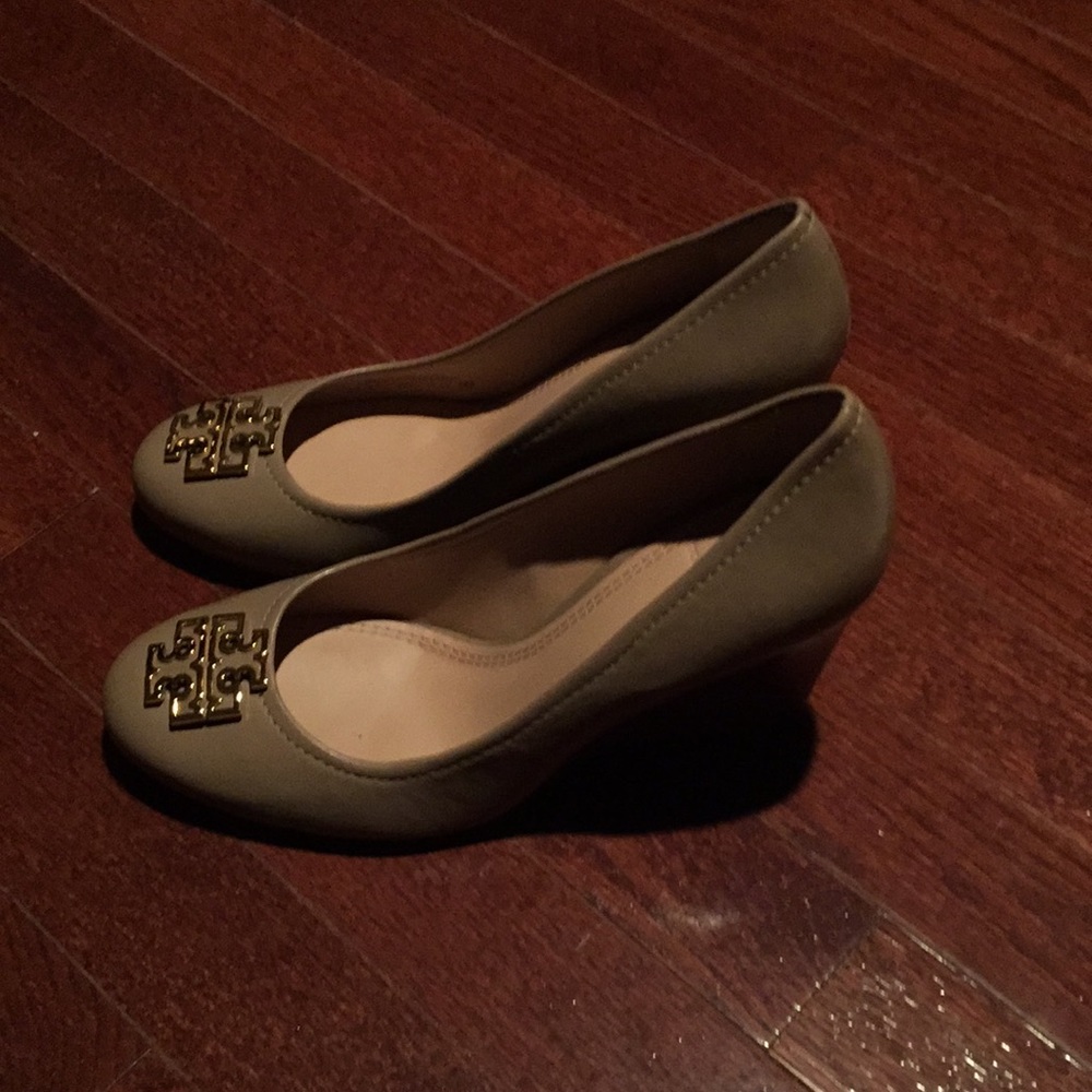 Tory Burch - Picture 2 of 4